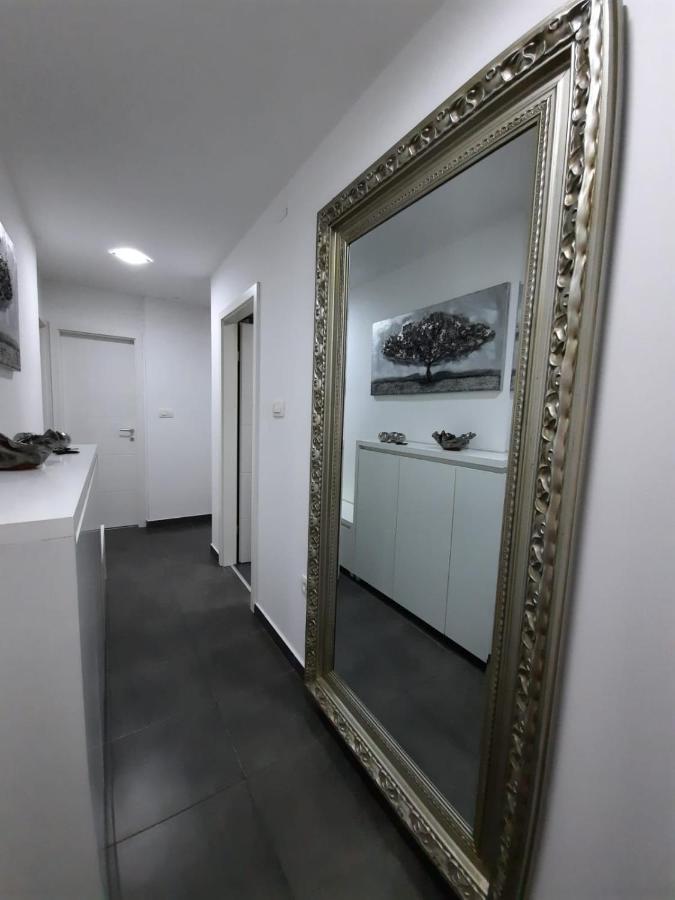 Vice Apartment Omiš Exterior foto